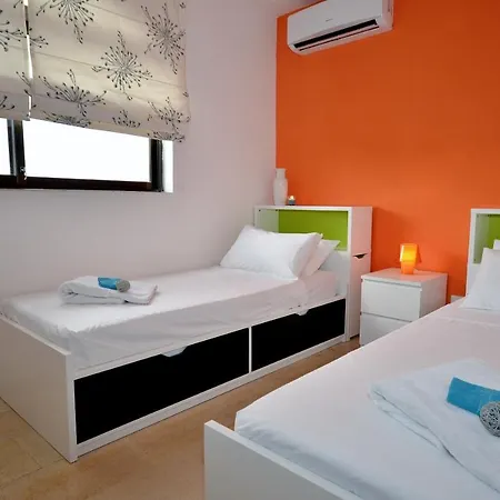 City Living Tk 3 Rm 3 Guest house