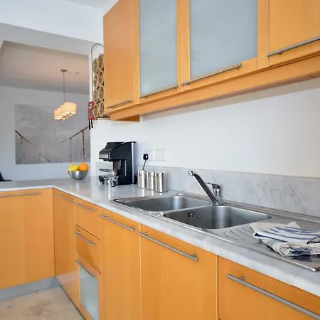 City Living Tk 3 Rm 3 Guest house
