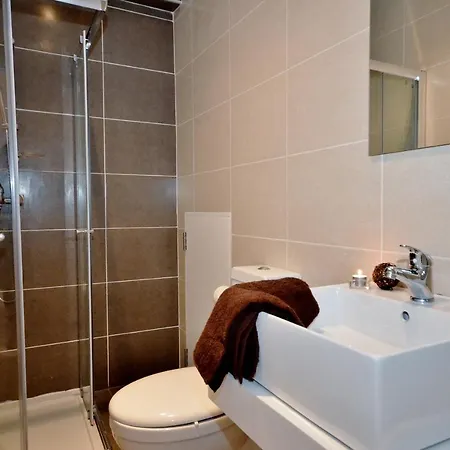 City Living Tk 3 Rm 3